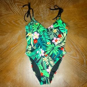 NWT Tropical Print‎ PINK One Piece Swim Suit Size Small